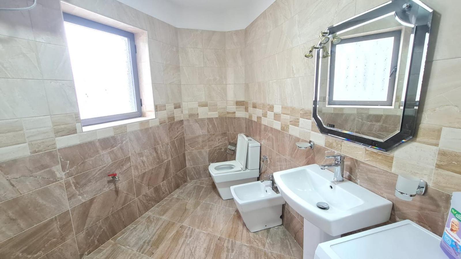Calmly, Spacious Apartment Next To Usa Embassy Tirana Buitenkant foto